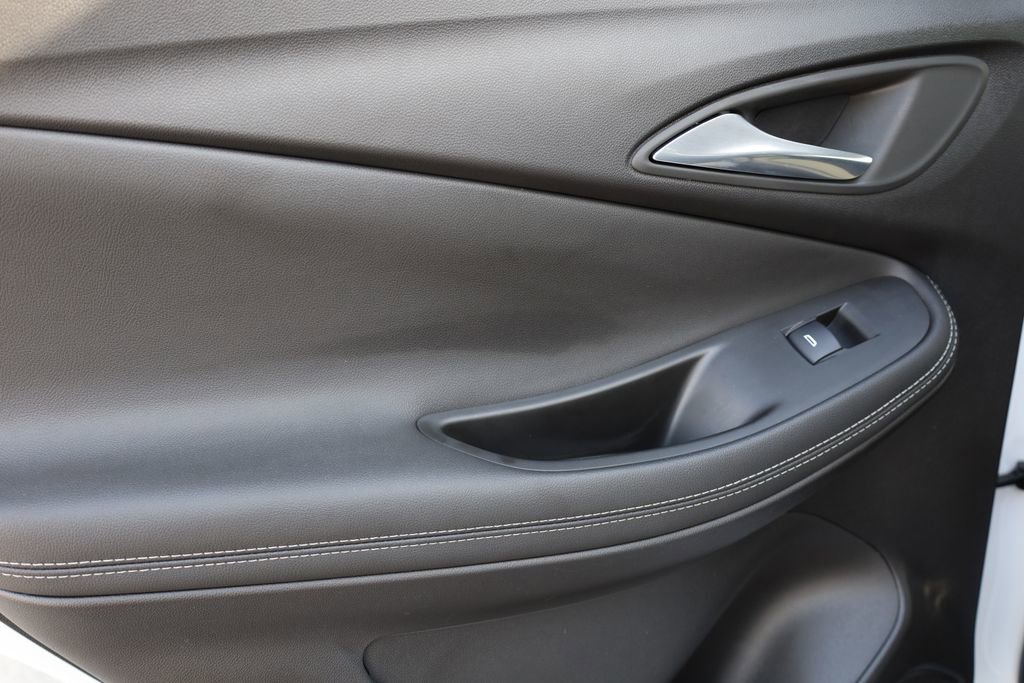 Used 2022 Buick Encore GX Select image 31