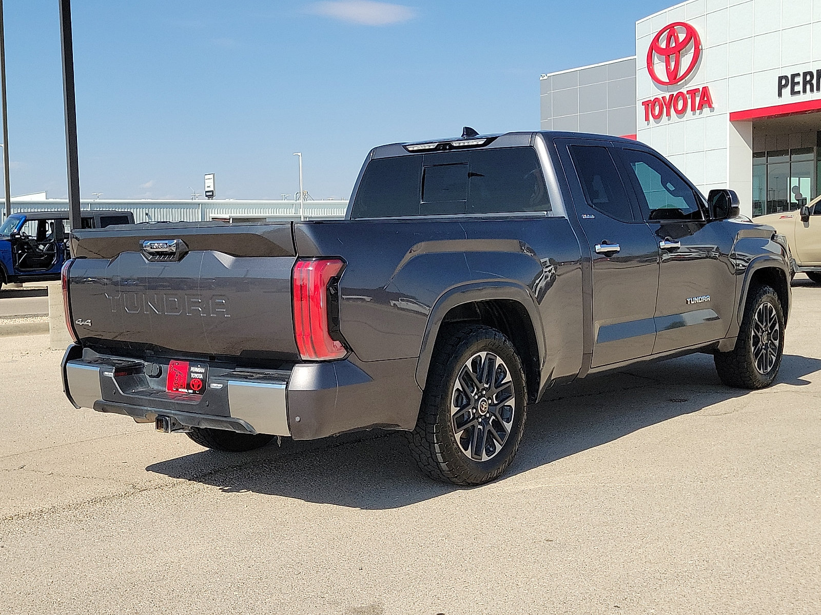 Used 2022 Toyota Tundra Limited AWD/4WD image 4