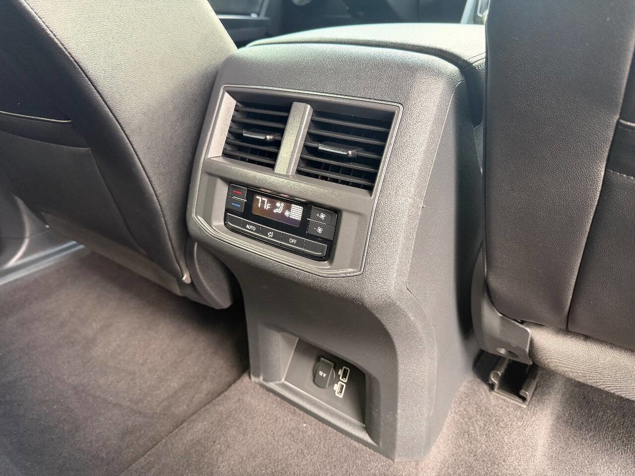 Used 2019 Volkswagen Atlas SE image 25