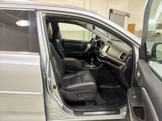 Used 2019 Toyota Highlander Limited w/ Protection Package #3 AWD/4WD image 36
