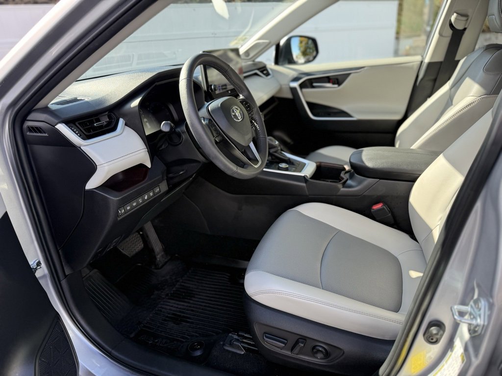 Used 2024 Toyota RAV4 Limited image 14