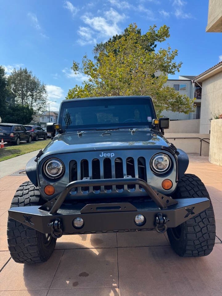Used 2008 Jeep Wrangler Unlimited Sahara w/ Trailer Tow Group AWD/4WD image 2