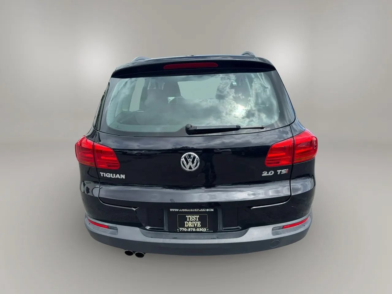 Used 2015 Volkswagen Tiguan S FWD image 10