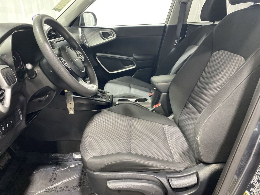 Used 2024 Kia Soul LX w/ Option Group 015 image 13