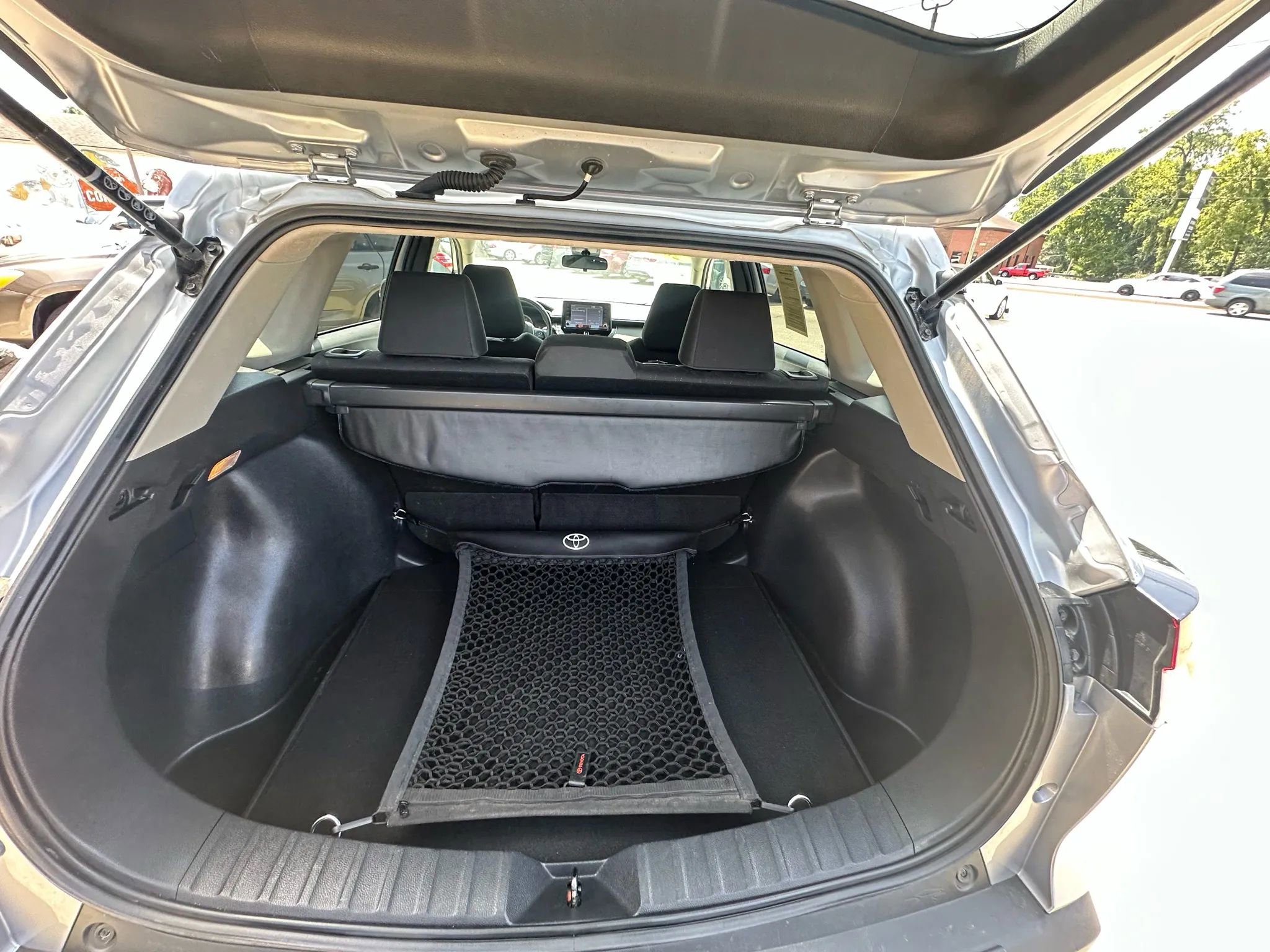 Used 2022 Toyota Corolla Cross LE image 27
