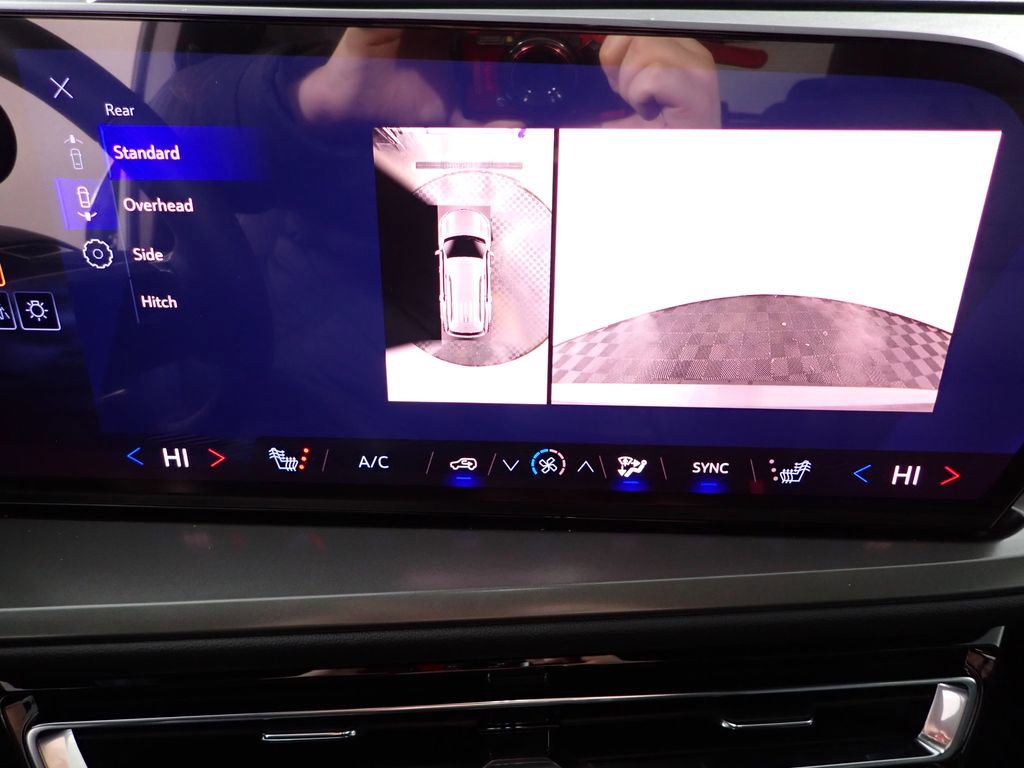 New 2026 Chevrolet Traverse LT w/ Midnight/Sport Edition image 6