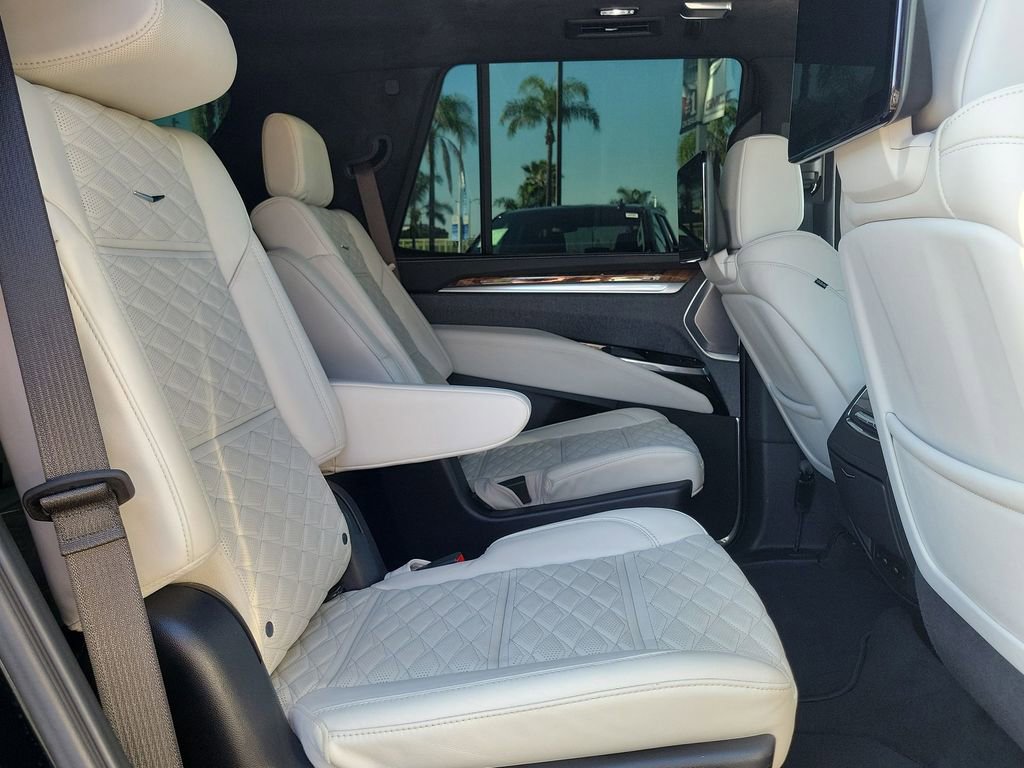 Certified 2025 Cadillac Escalade Premium Luxury Platinum image 27