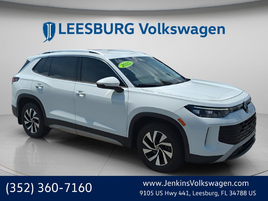 Used 2025 Volkswagen Tiguan S FWD image 1