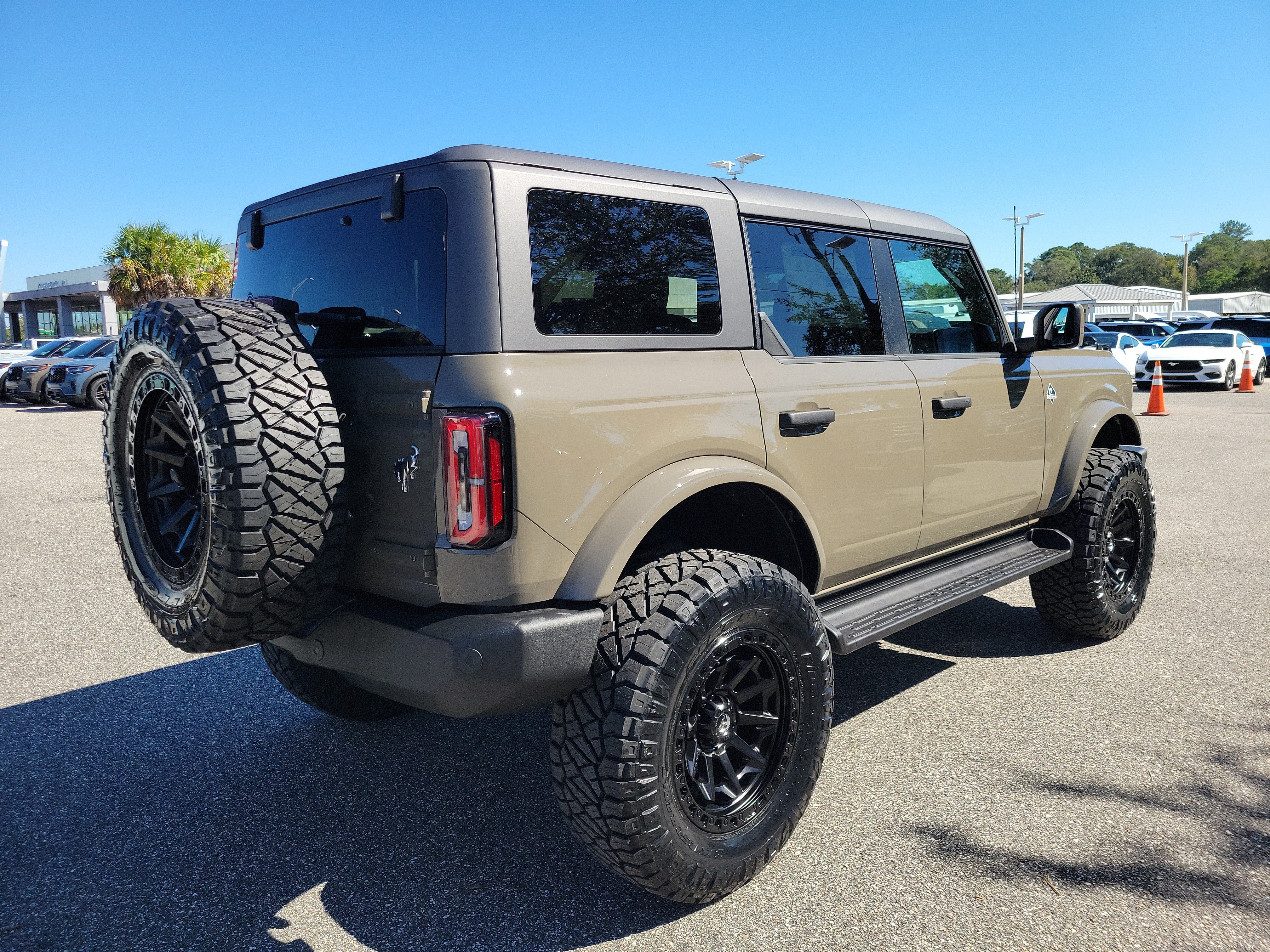 New 2026 Ford Bronco Outer Banks AWD/4WD image 3