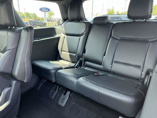 New 2027 Ford Expedition Platinum w/ Stealth Appearance Package AWD/4WD image 10
