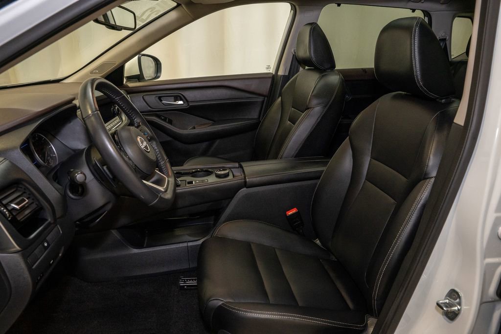 Used 2022 Nissan Rogue SL w/ SL Premium Package image 12