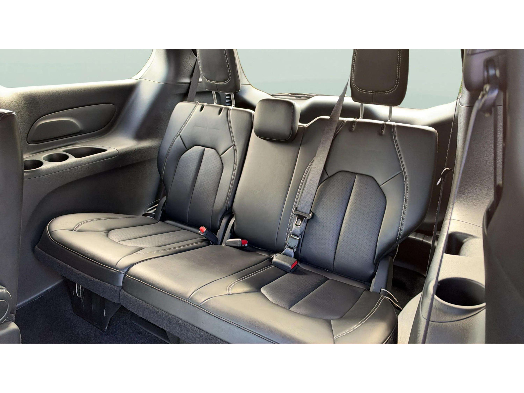 Used 2026 Chrysler Pacifica Select FWD image 13