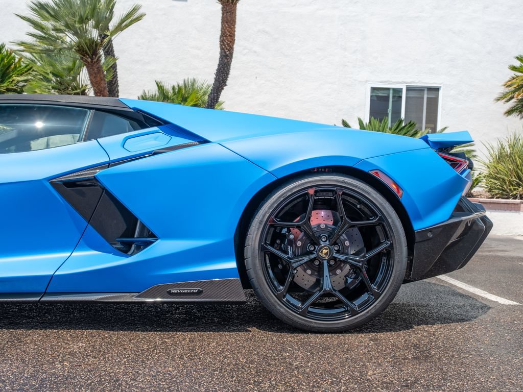 Used 2025 Lamborghini Revuelto AWD/4WD image 23