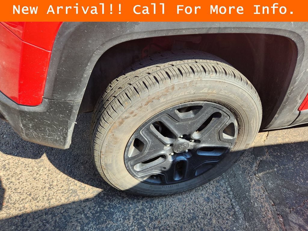 Used 2018 Jeep Renegade Trailhawk AWD/4WD image 7