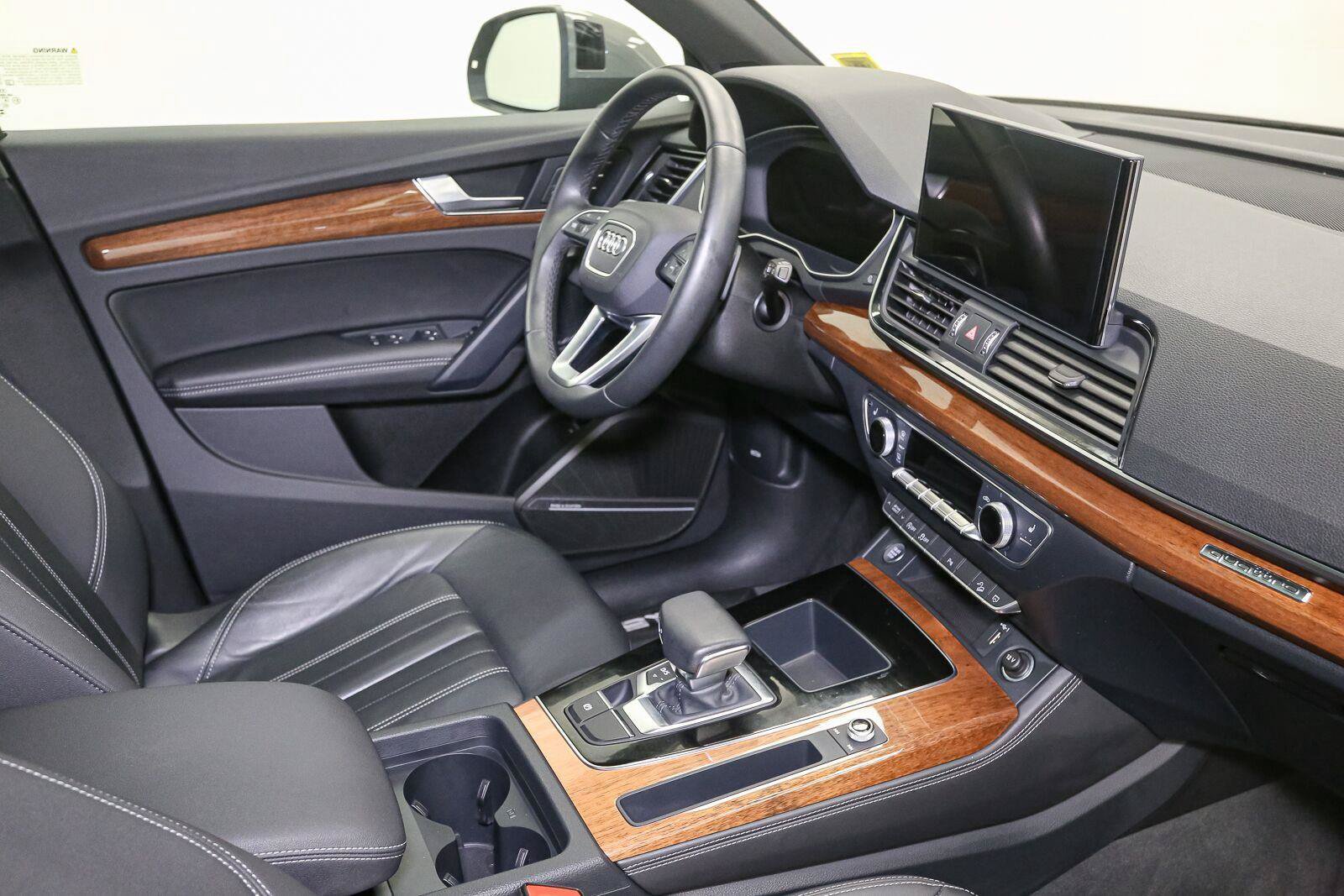 Used 2023 Audi Q5 2.0T Premium Plus w/ Premium Plus Package AWD/4WD image 23