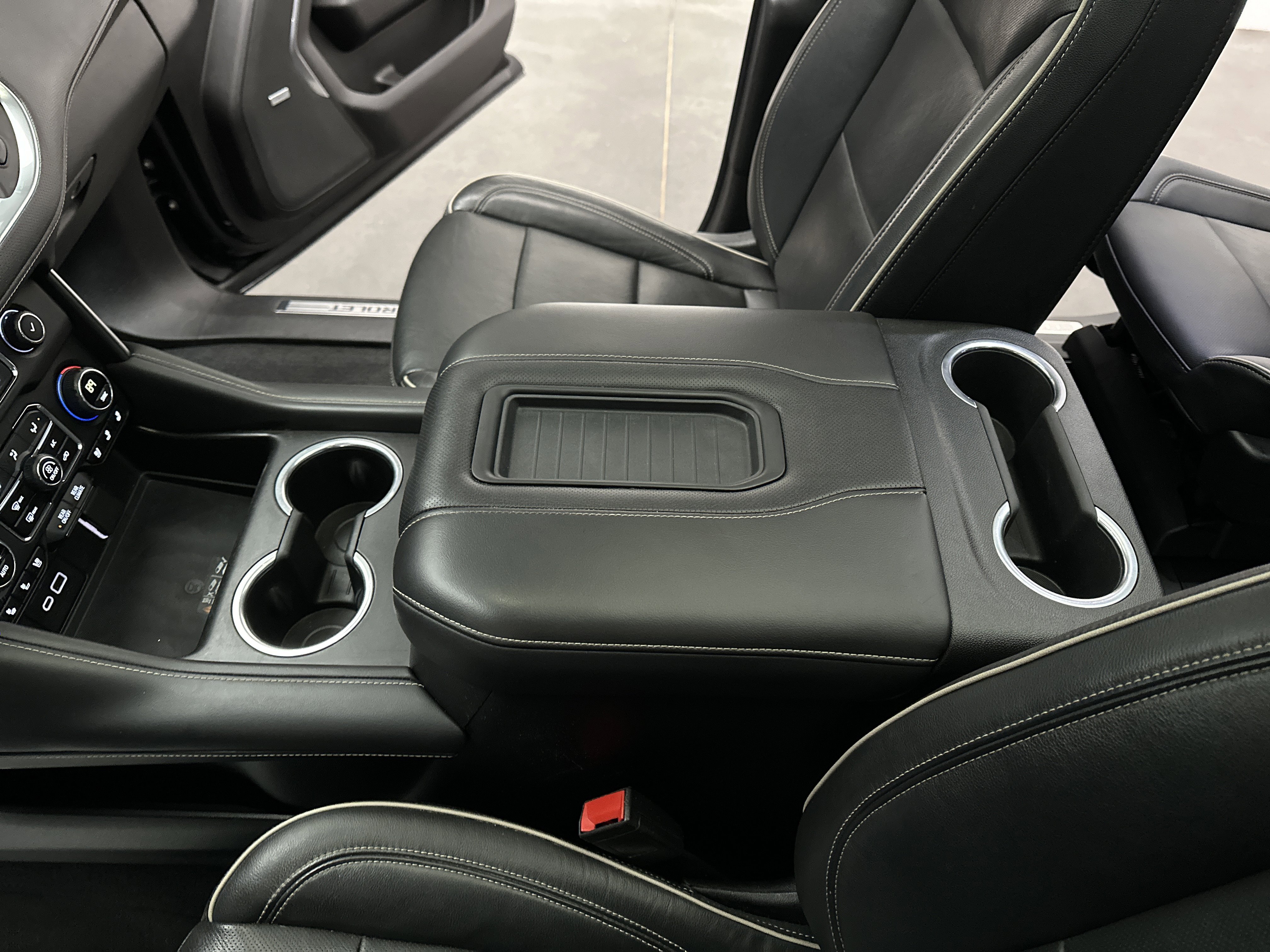 Used 2021 Chevrolet Tahoe Premier w/ Premium Package image 47