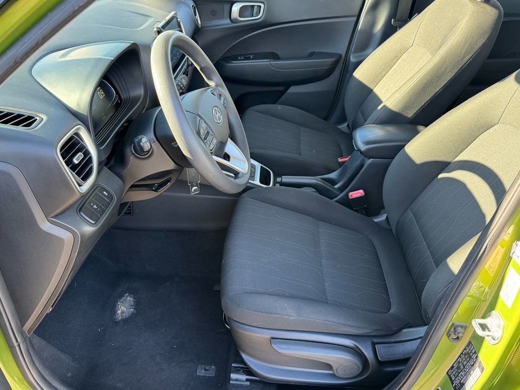 Used 2024 Hyundai Venue SE image 11