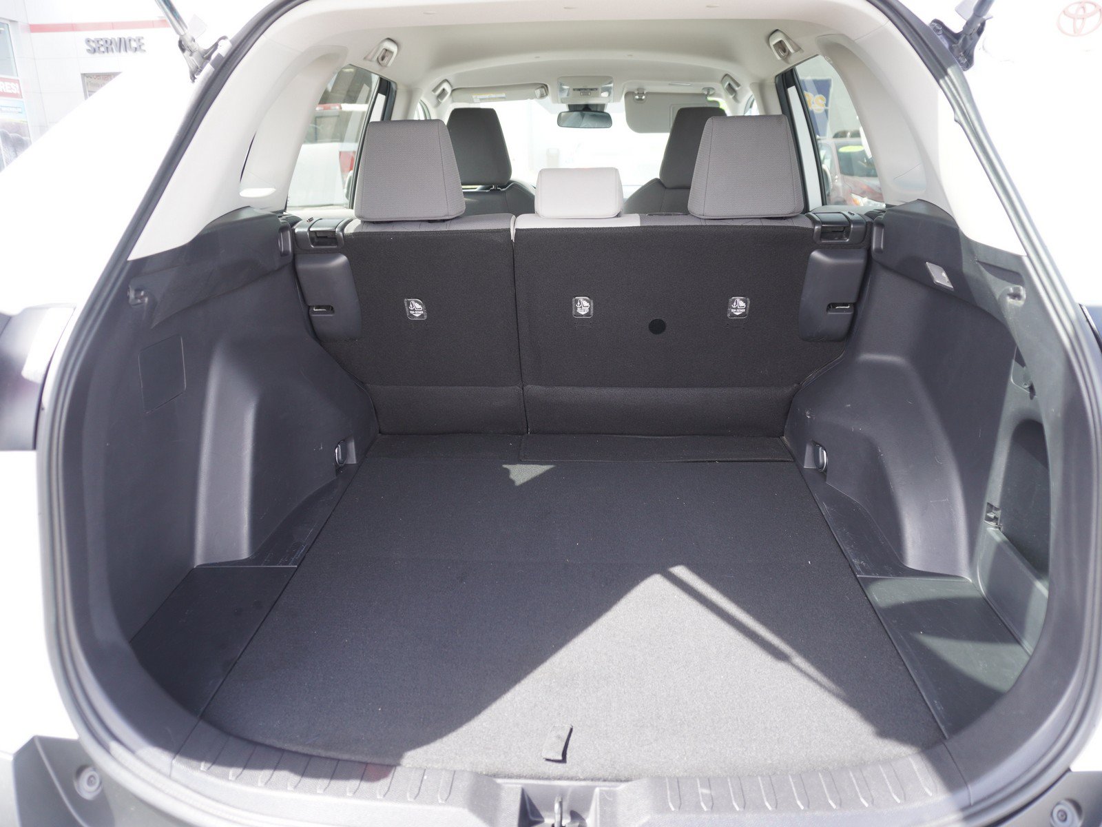 Used 2020 Toyota RAV4 XLE w/ All Weather Liner Package FWD image 11