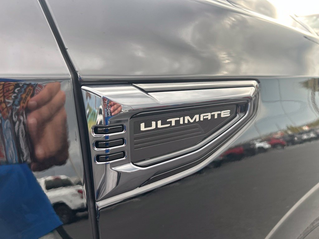Used 2026 GMC Yukon Denali Ultimate AWD/4WD image 12