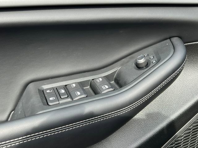 Used 2025 Jeep Grand Cherokee Limited w/ Black Appearance Package image 17