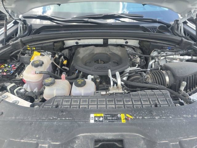 Used 2022 Jeep Grand Cherokee Overland w/ Advanced Protech Group III AWD/4WD image 18