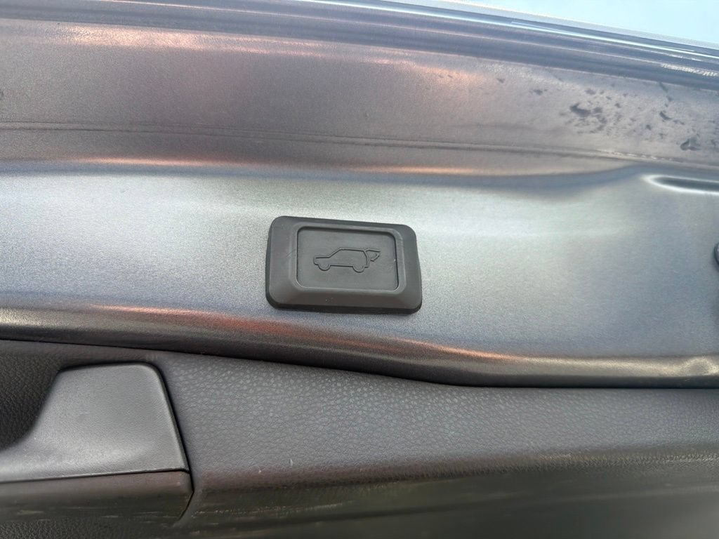 Used 2021 Toyota RAV4 XLE w/ Convenience Package AWD/4WD image 22