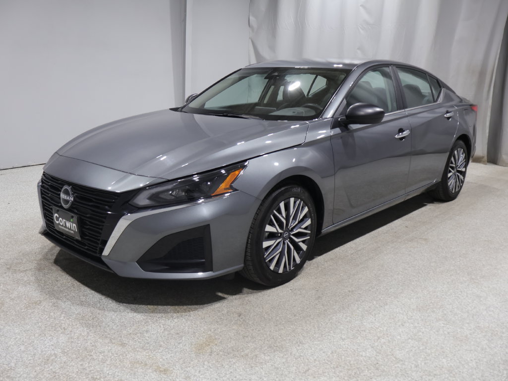 Used 2025 Nissan Altima 2.5 SV FWD image 5