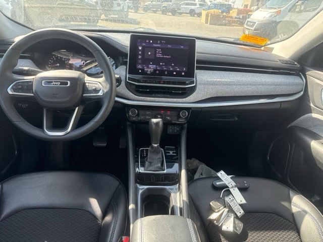 Used 2022 Jeep Compass Latitude FWD image 10