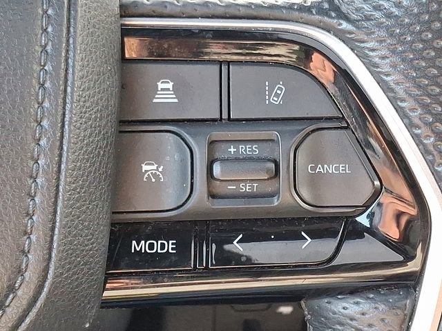 Used 2024 Toyota Sequoia Platinum AWD/4WD image 23