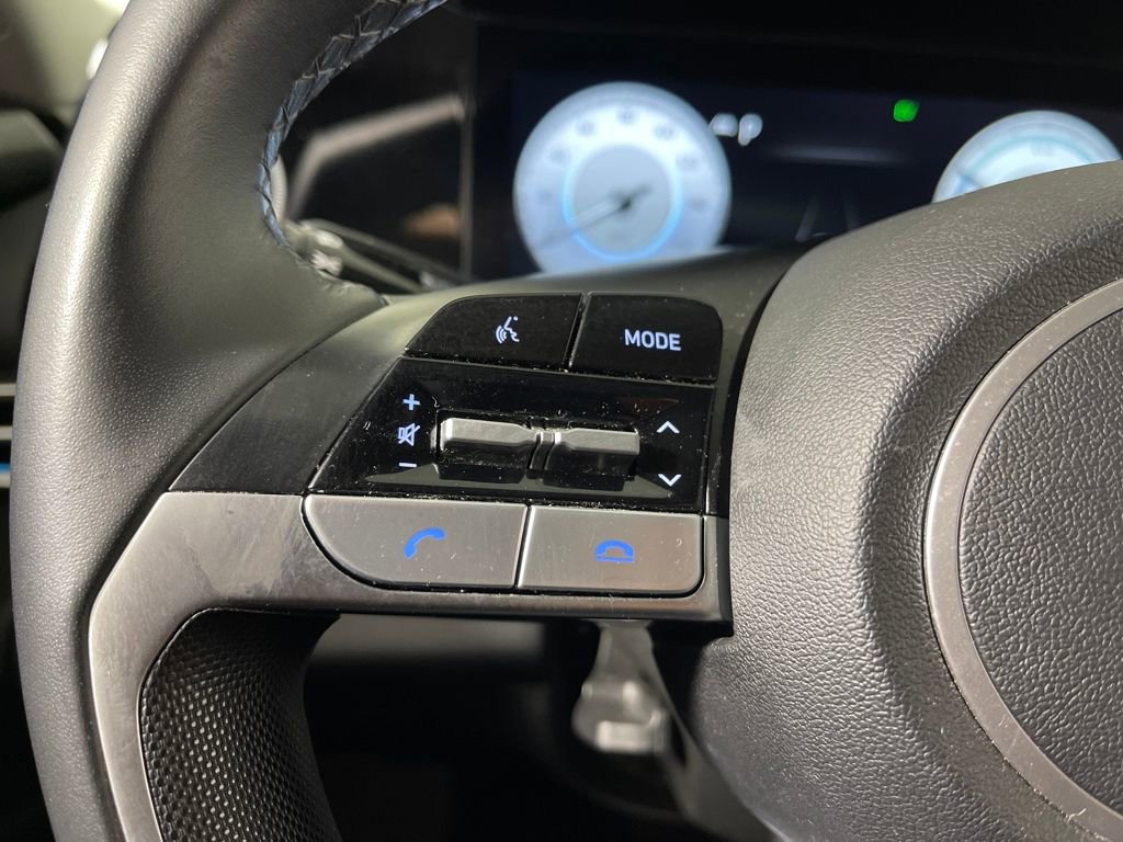 Certified 2023 Hyundai Elantra Limited image 27