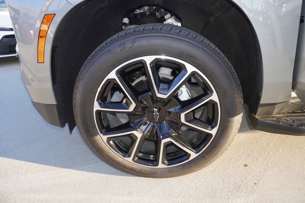 Used 2025 Chevrolet Suburban RST image 24