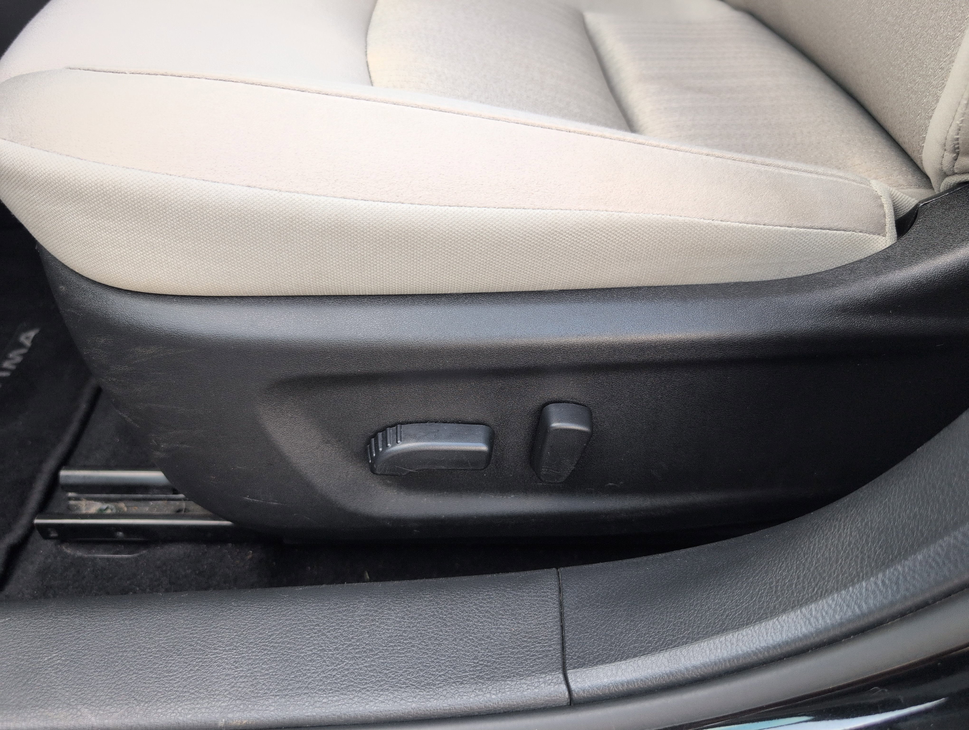 Used 2024 Nissan Altima 2.5 SV image 11