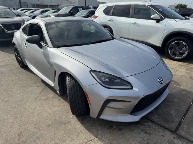 Used 2025 Toyota GR86 Premium RWD image 3