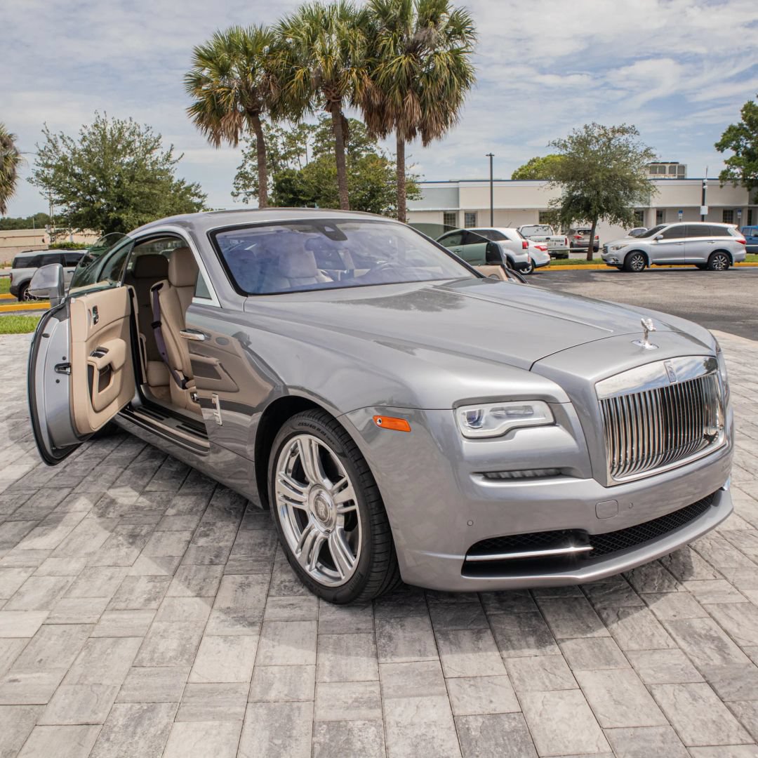 Used 2019 Rolls-Royce Wraith RWD image 2