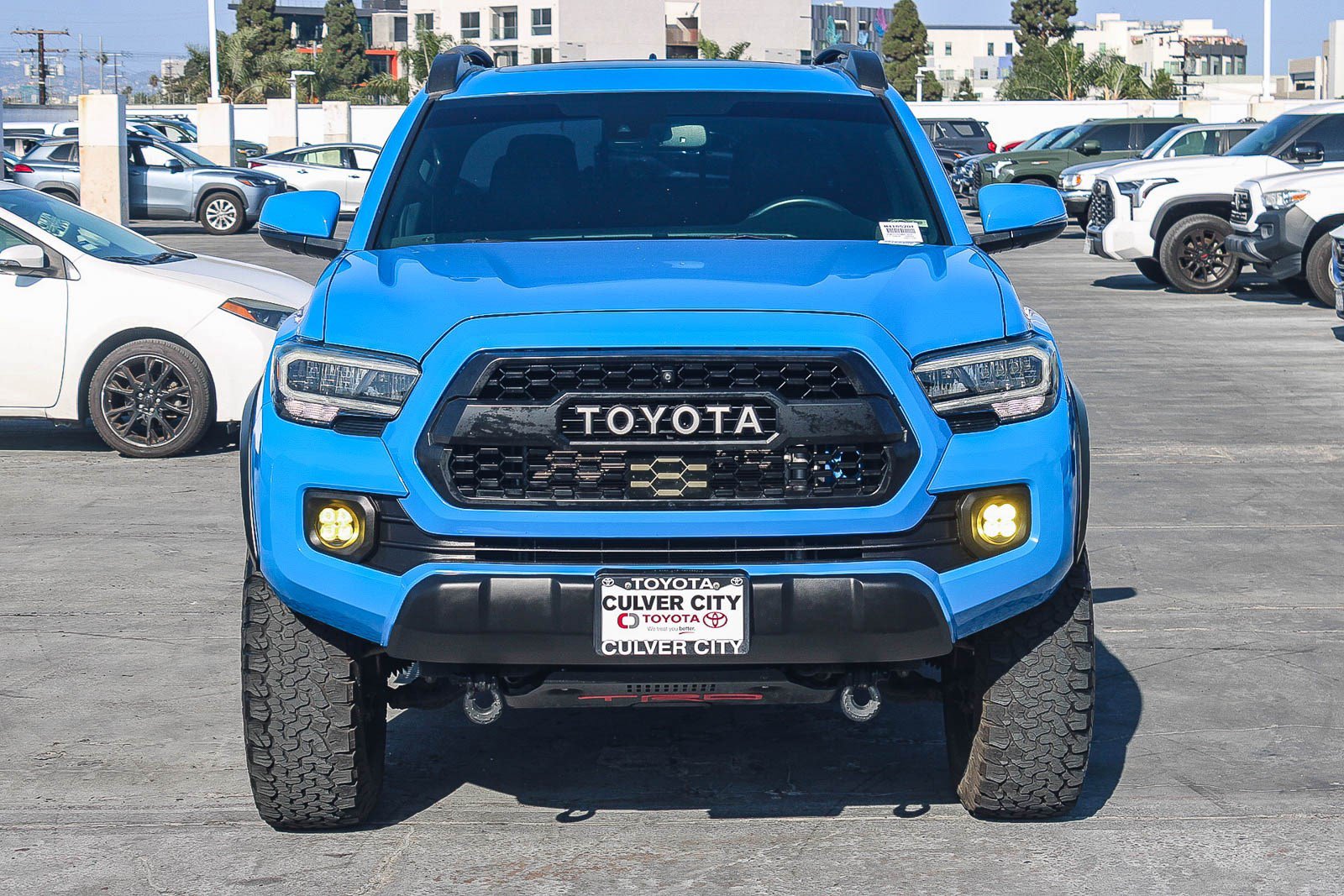 Certified 2021 Toyota Tacoma TRD Off-Road w/ TRD Premium Off Road Package AWD/4WD image 2