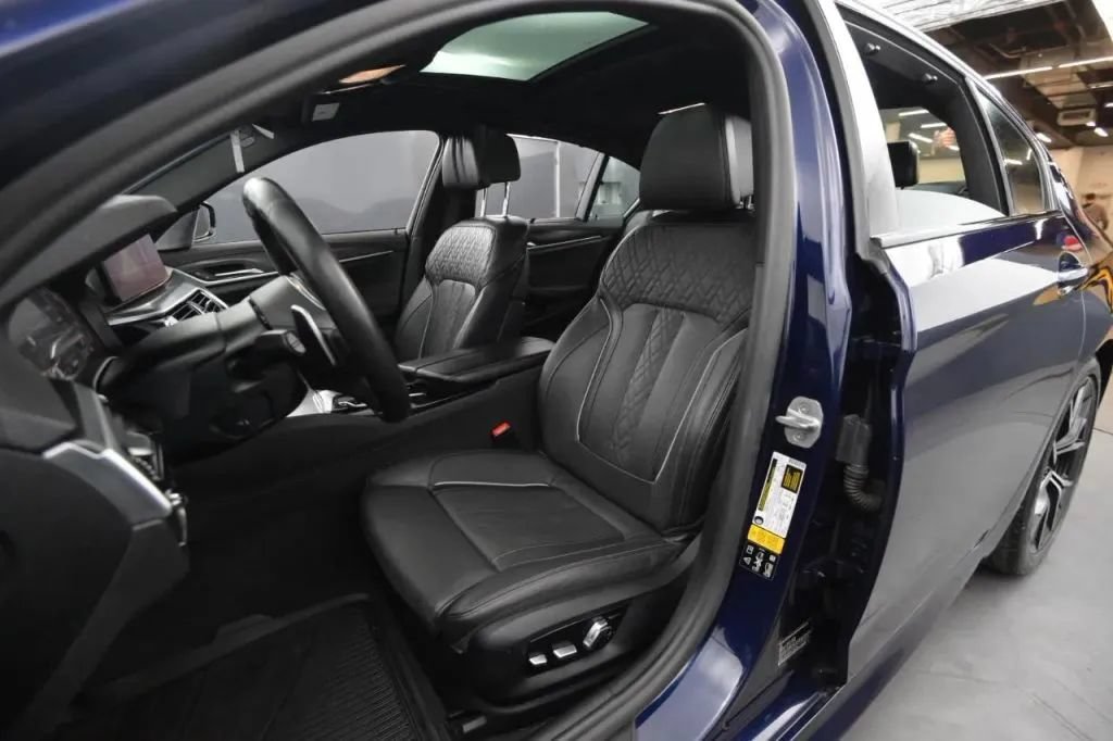 Used 2021 BMW M550i xDrive w/ Executive Package AWD/4WD image 42