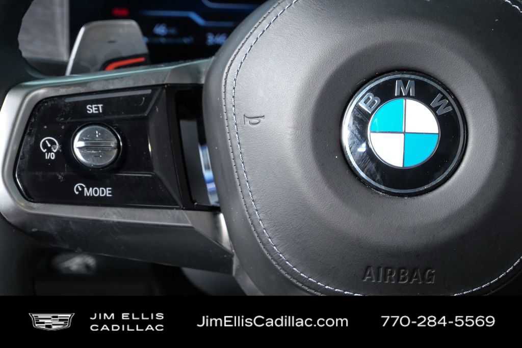 Used 2023 BMW 760i xDrive image 11