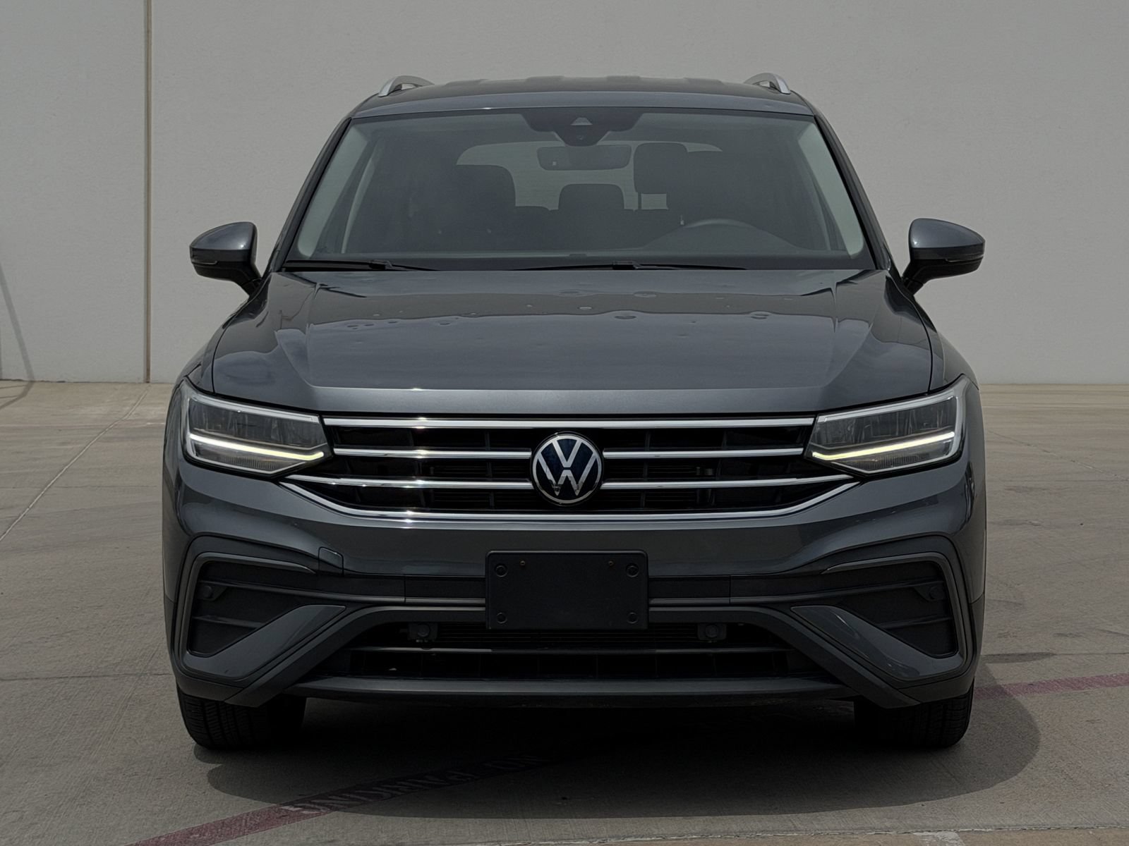 Used 2024 Volkswagen Tiguan SE FWD image 9