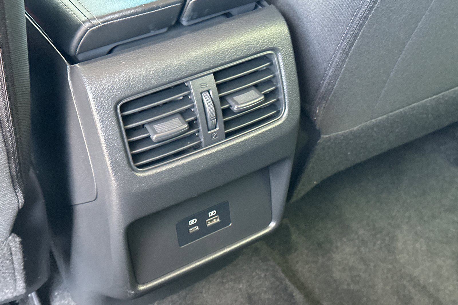 Used 2023 Nissan Rogue SV image 15