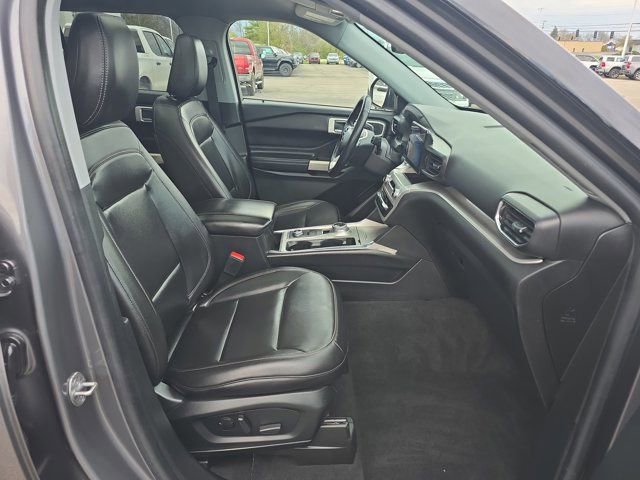 Used 2022 Ford Explorer XLT w/ Equipment Group 202A AWD/4WD image 21
