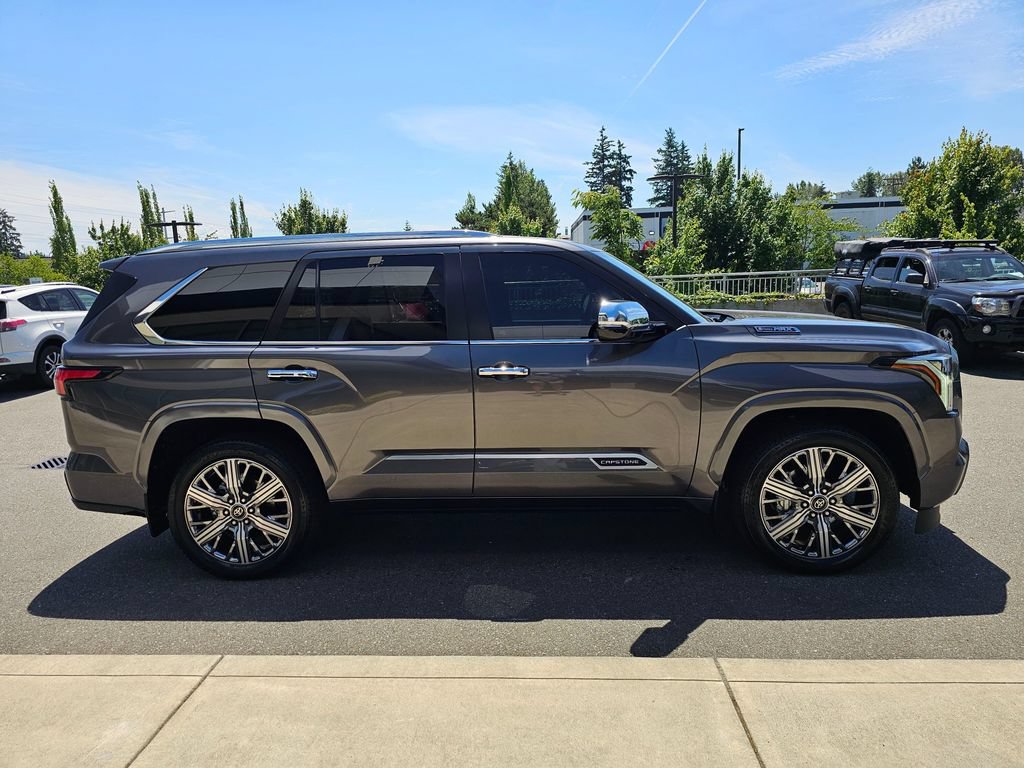 Used 2025 Toyota Sequoia Capstone AWD/4WD image 6