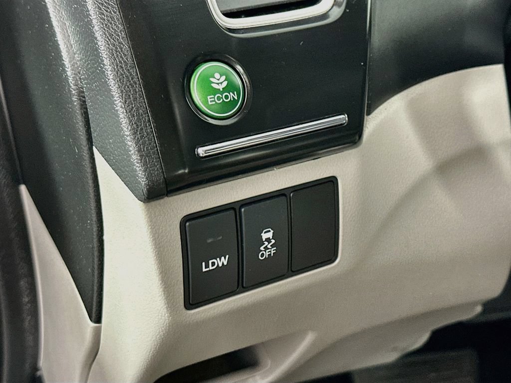 Used 2015 Honda Civic Hybrid Sedan image 11