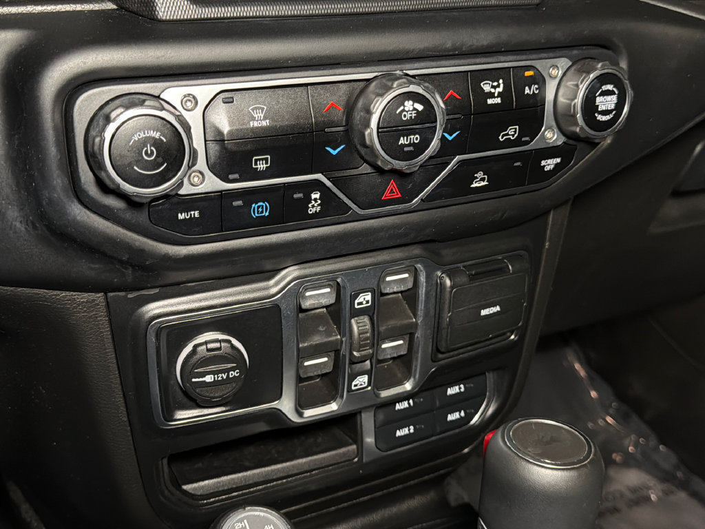Used 2022 Jeep Wrangler Unlimited Sahara AWD/4WD image 20