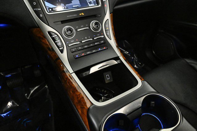 Used 2019 Lincoln Nautilus Reserve image 13