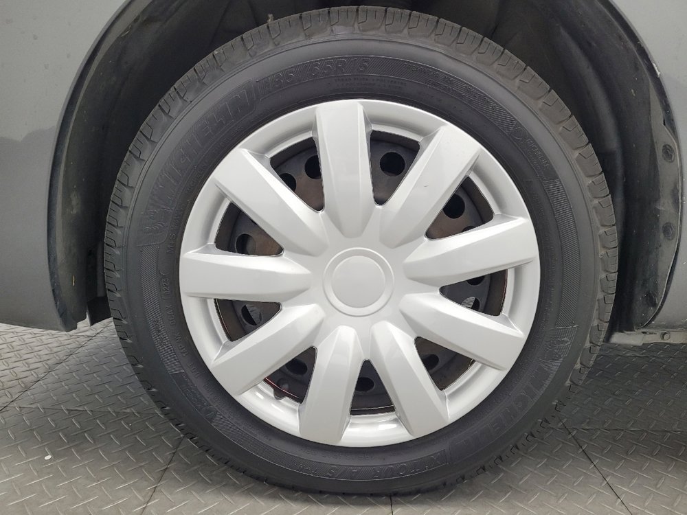 Used 2019 Nissan Versa S Plus image 31