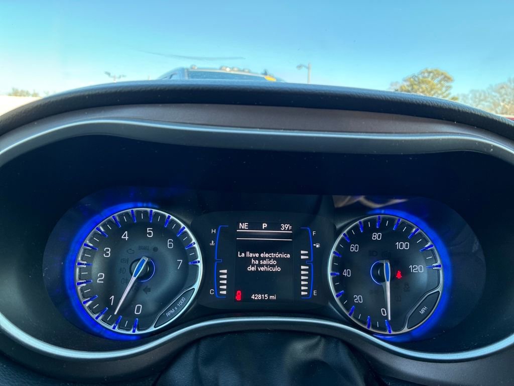 Used 2020 Chrysler Voyager LX w/ Cold Weather Group image 9