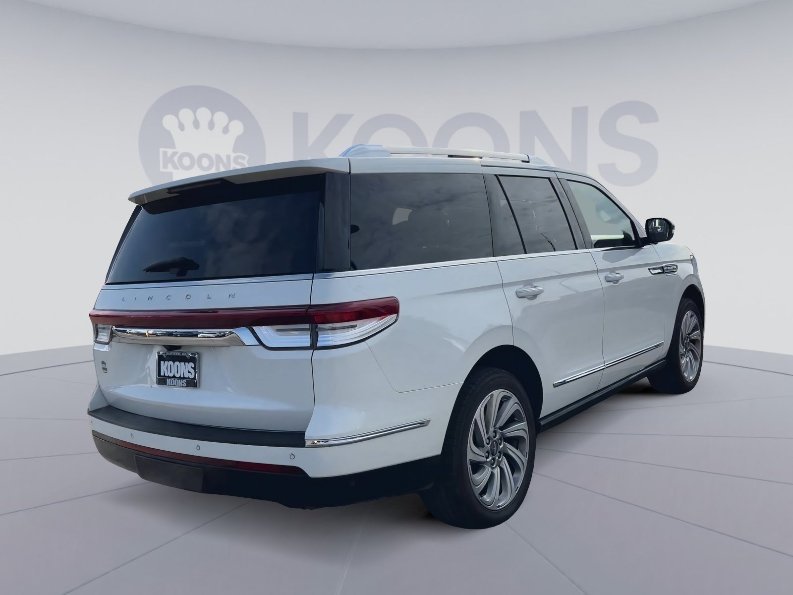 Used 2023 Lincoln Navigator Reserve AWD/4WD image 12