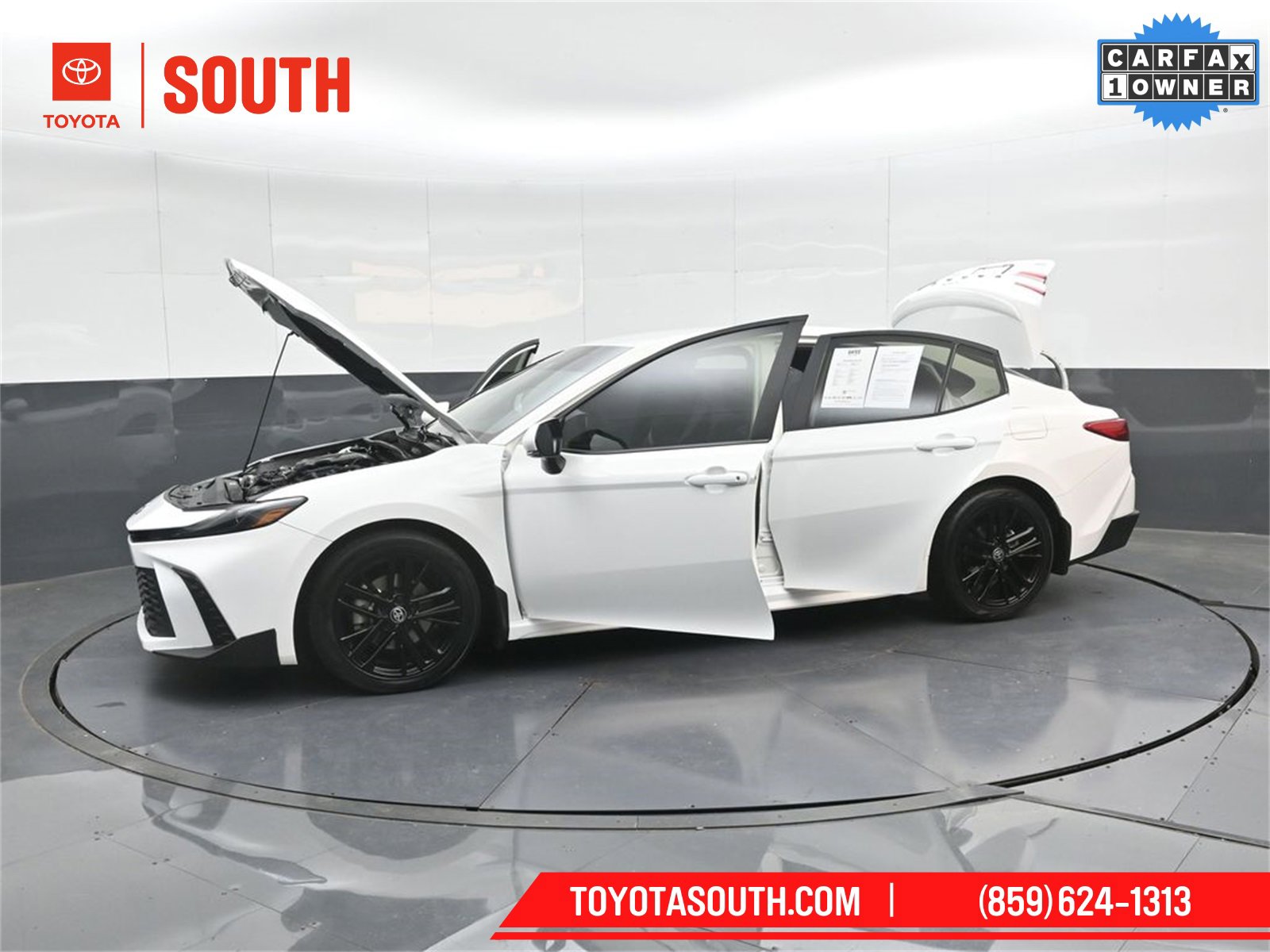 Used 2025 Toyota Camry SE w/ Convenience Package image 49