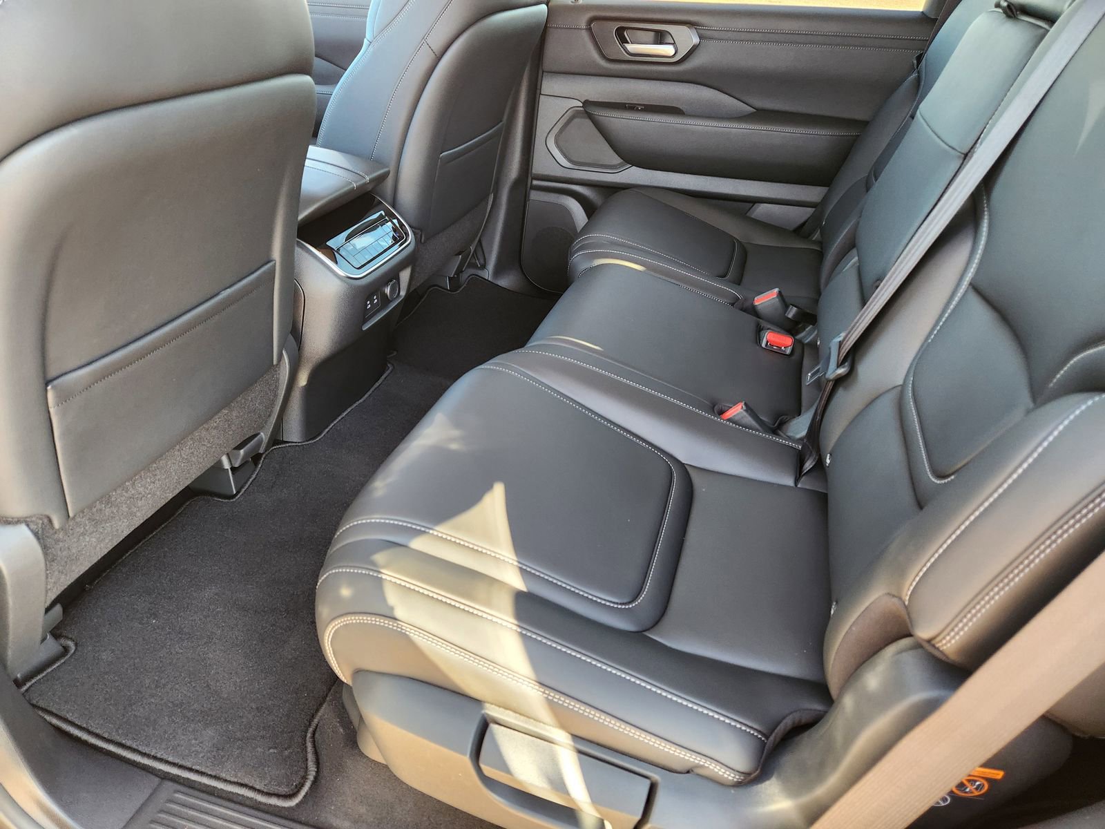 New 2026 Nissan Armada SV image 25