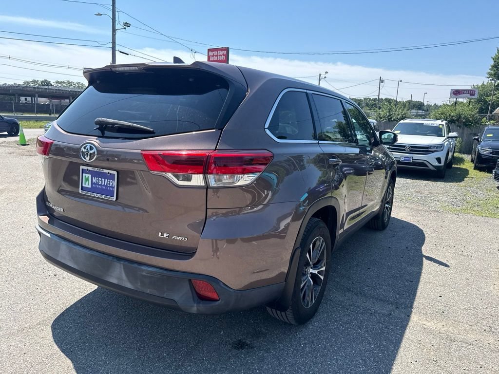Used 2019 Toyota Highlander Plus AWD/4WD image 5
